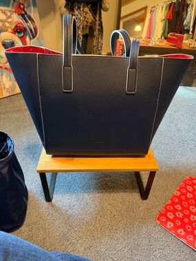 Structured Navy Leather shoulder Bag with white Trim Tommy Bahama